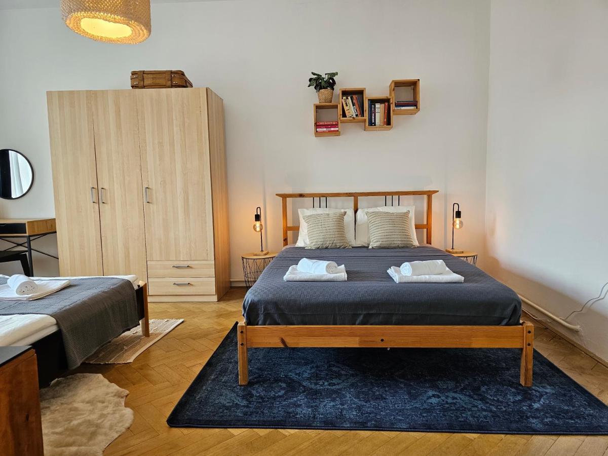 Stone Square Apartment Bratislava Eksteriør billede